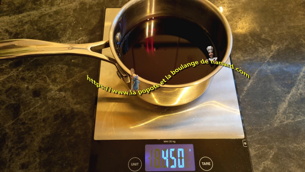 Peser précisément 450 gr de Beaujolais nouveau
