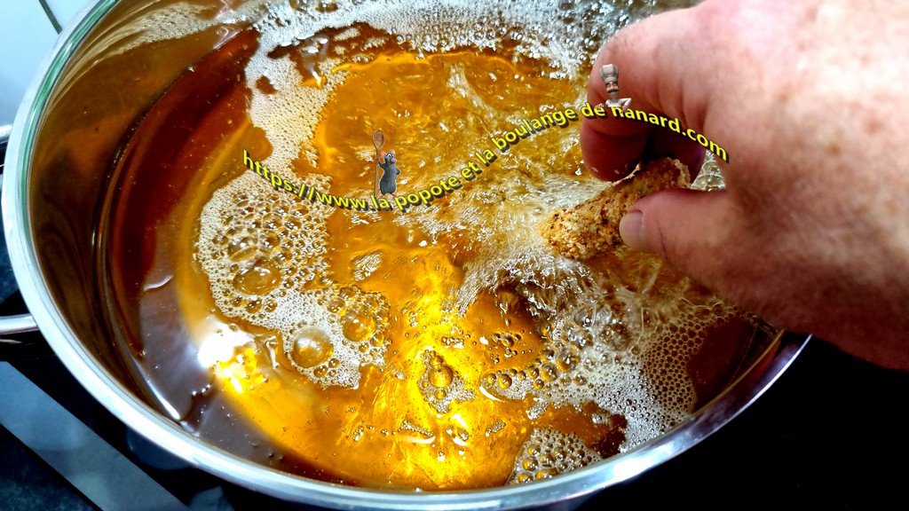 Plonger les croquettes dans l\\\'huile chauffée à 170°C