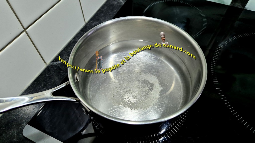 Porter une casserole d\\\'eau salée à ébulltion