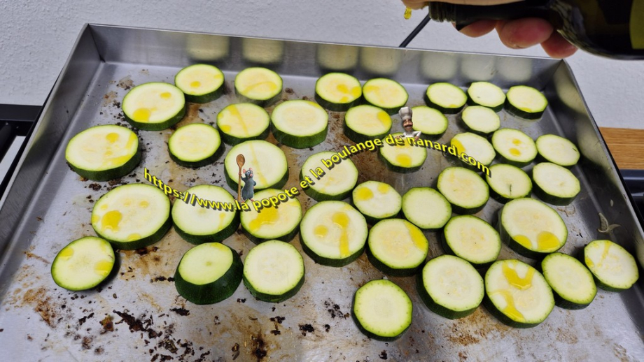 Poser les rondelles de courgettes sur la plancha