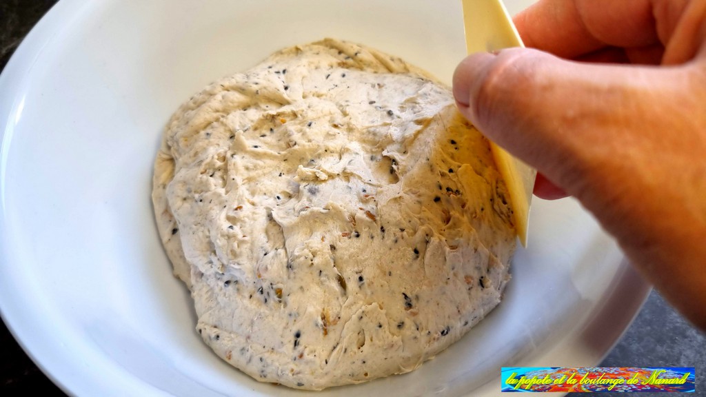 Rassembler la pâte en boule puis laisse reposer 15 minutes