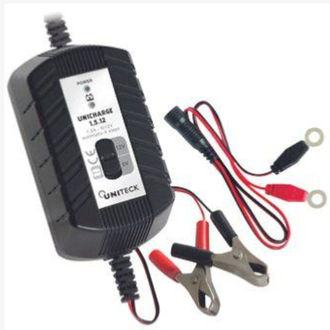 Un chargeur de batteries Uniteck 6V/12V