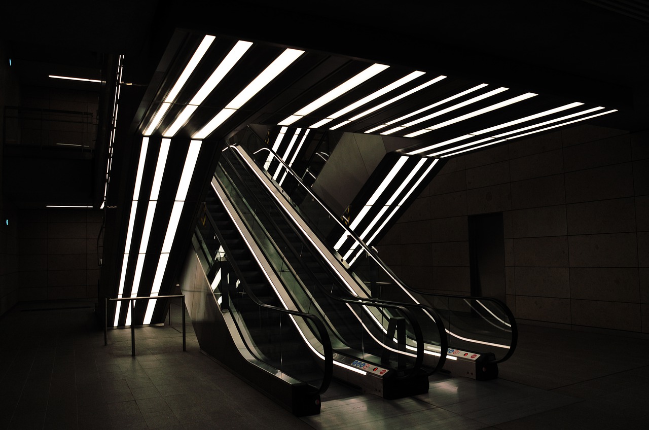 escalator-4907329_1280