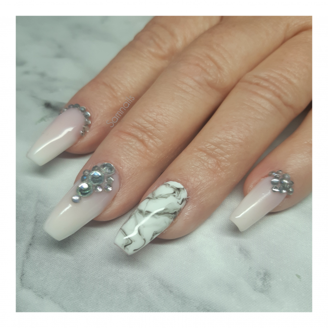 Pose complète en gel avec Nail-art marbre