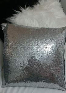 Des coussins de matériaux différents