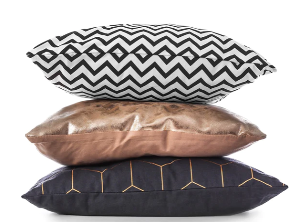 Des coussins aux designs divers