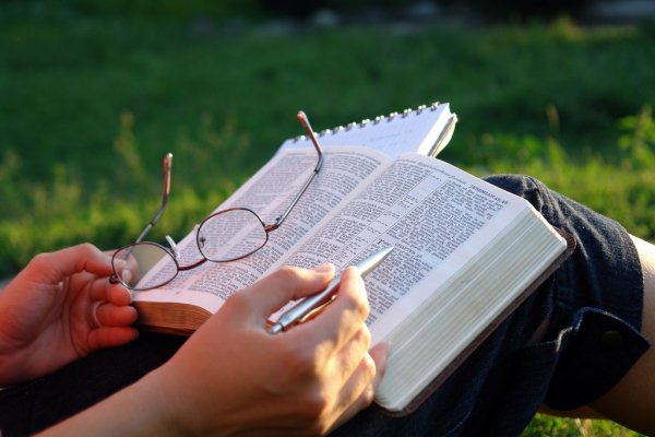 depositphotos_2097109-stock-photo-bible-study