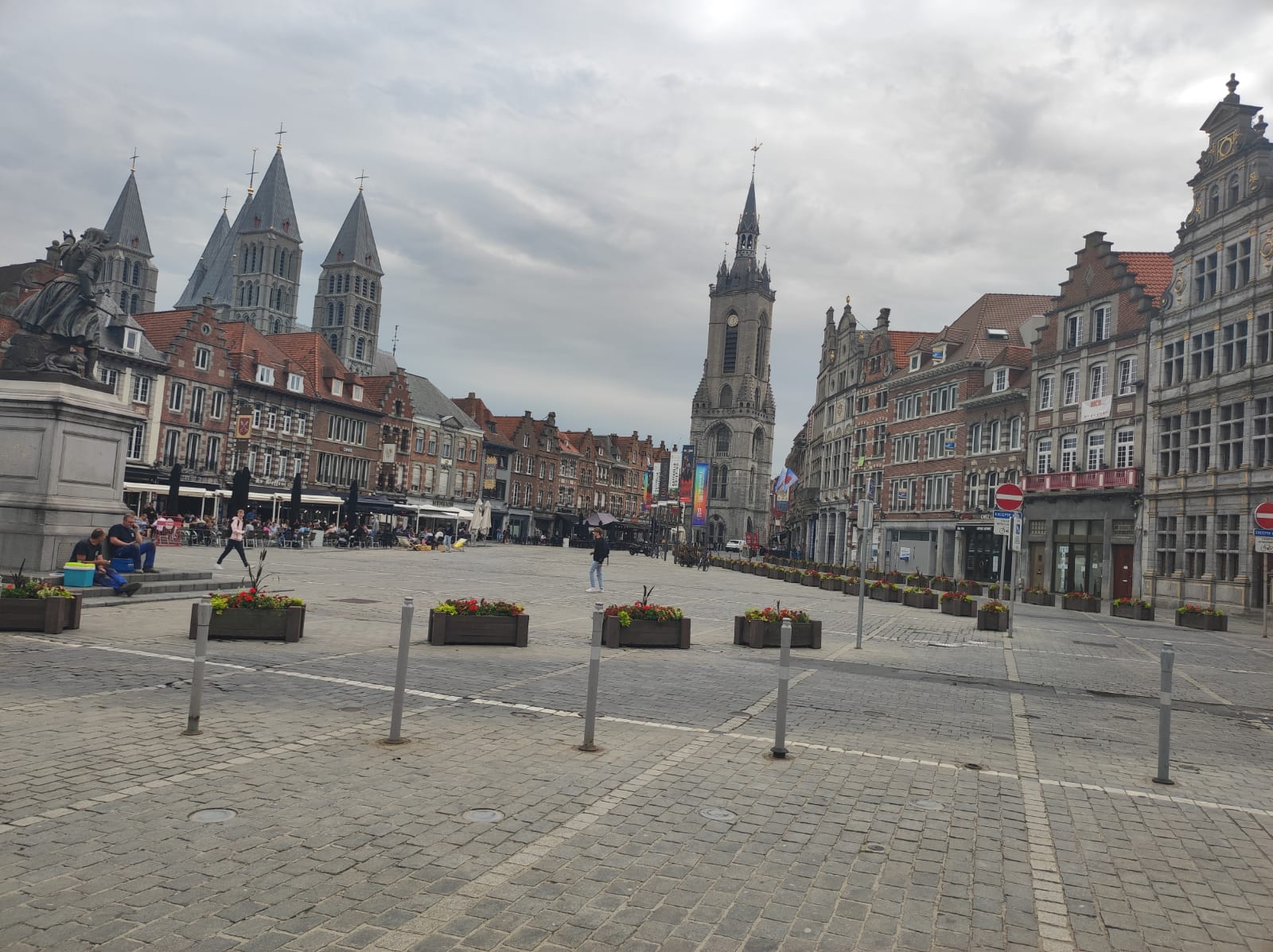 le beffroi de Tournai ville aux 5 clochers