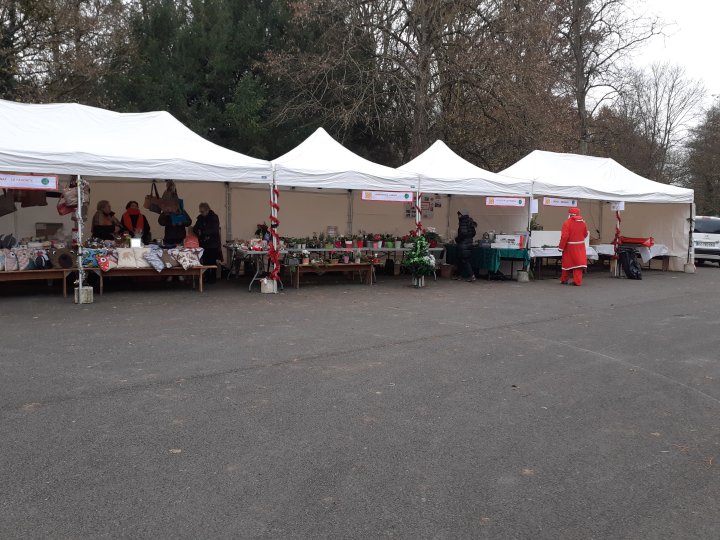 Association Part’Age, LA FAVORITE, Cour-Cheverny :  Marche de Noel