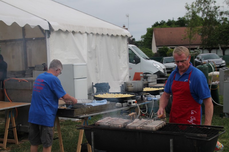 Comité des Fêtes de Cour-Cheverny: Fête de la fraise 