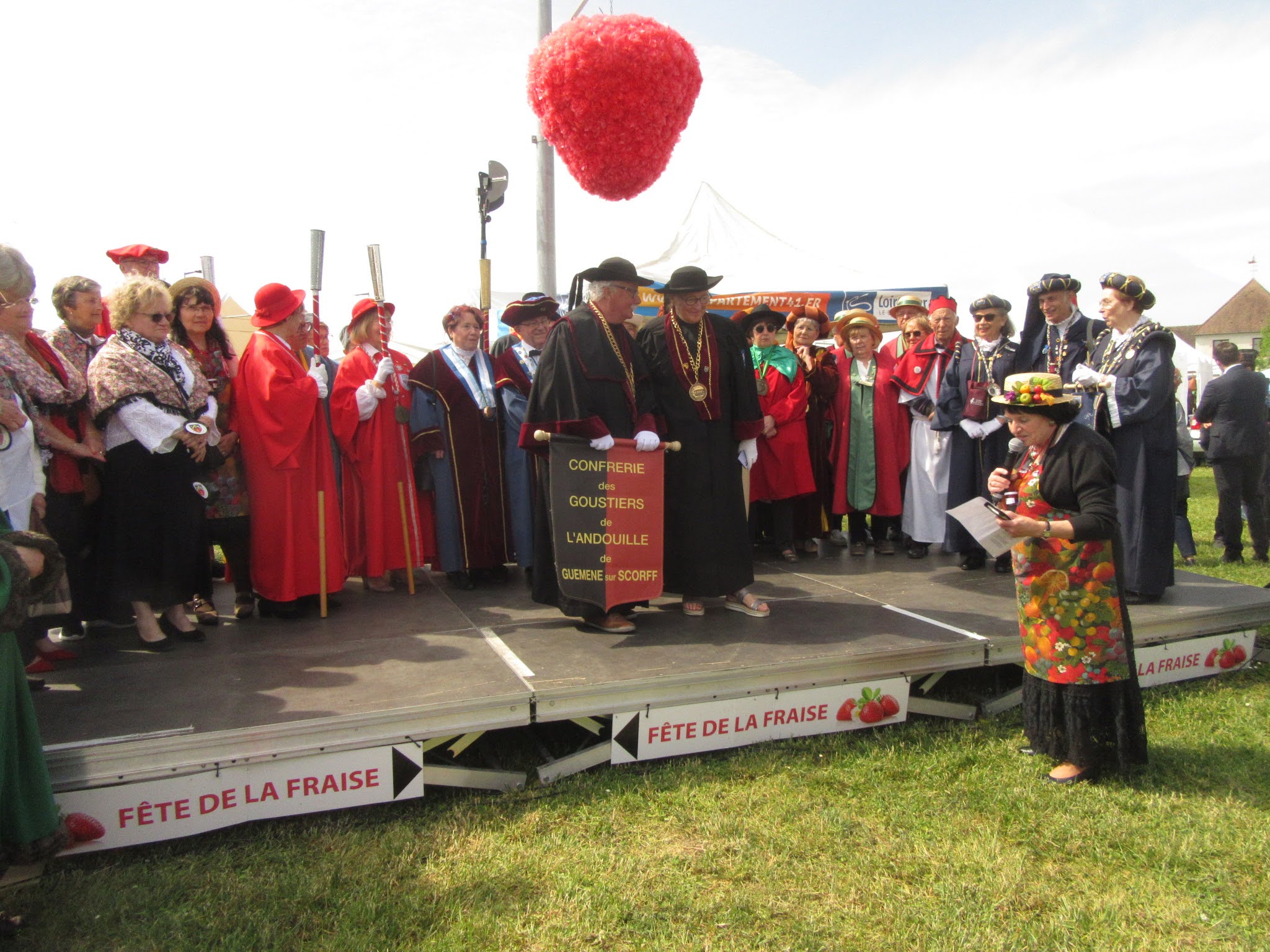 Comité des Fêtes de Cour-Cheverny, Fête de la Fraise