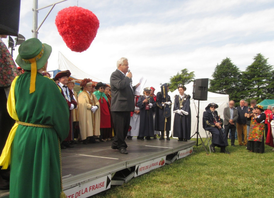 Comité des Fêtes de Cour-Cheverny, Fête de la Fraise