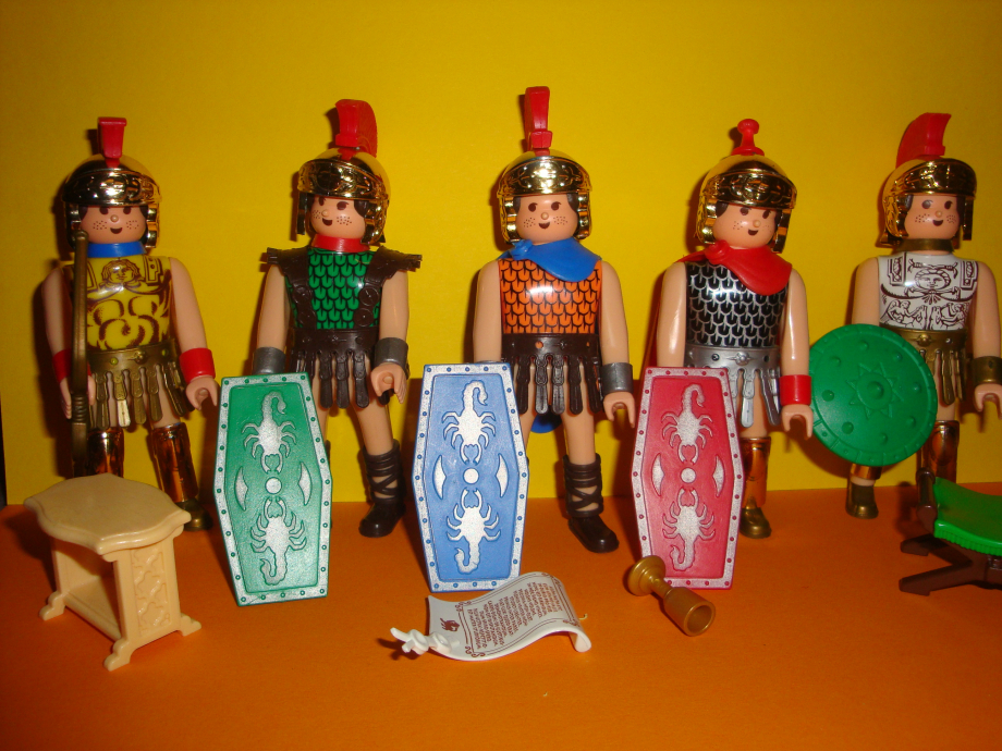 FIGURINES 047