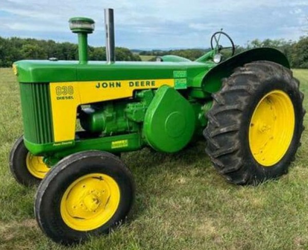 JOHN-DEERE-830.jpg