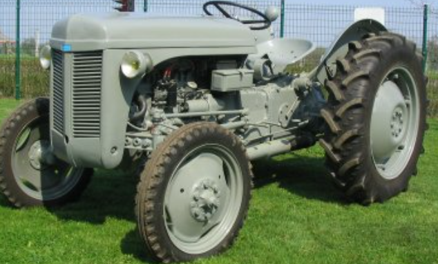 MASSEY-FERGUSON-TE20-1946.png