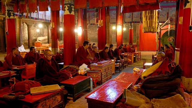 Des meubles tibétains dans un monastère