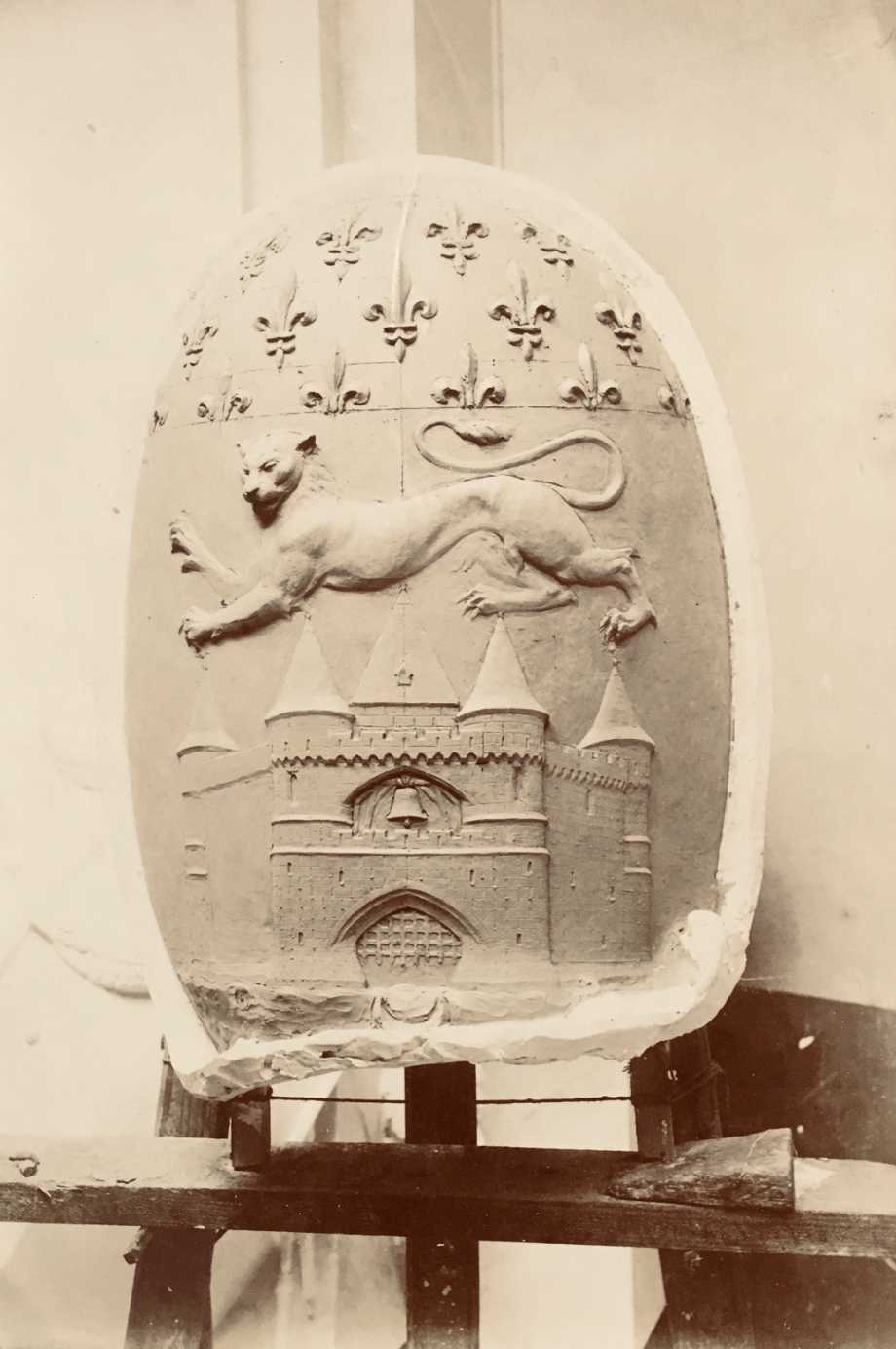 Cartouche du monument dédié à la mémoire de Gambetta 2