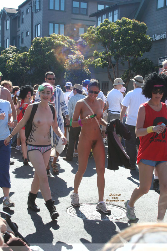 2244241-bay-2-breakers-2008